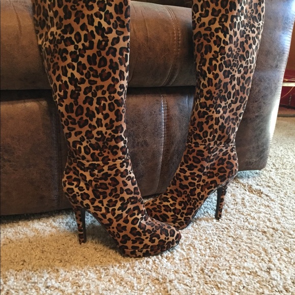 Leopard Ladies Boots - Picture 2 of 4